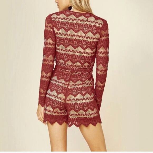 Nightcap revolve boho lace plunging romper celebrity favorite medium concert - Picture 2 of 9